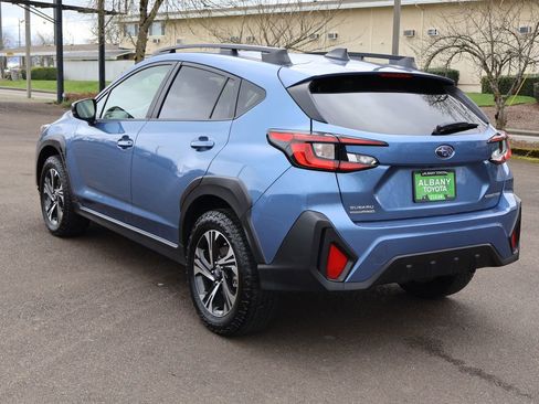 Used 2024 Subaru Crosstrek 2.0i Premium image 4