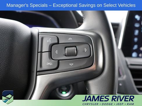 Used 2024 Chevrolet Suburban LT AWD/4WD image 29