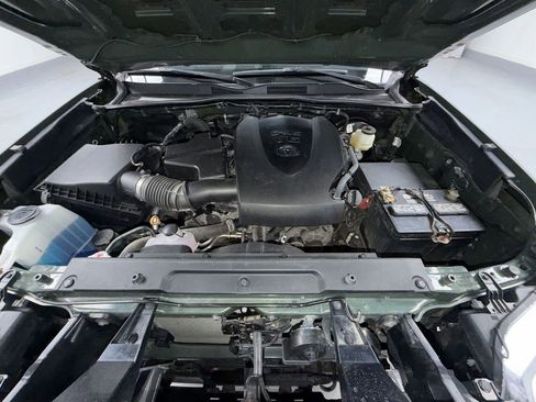 Used 2022 Toyota Tacoma TRD Sport w/ Technology Package image 20