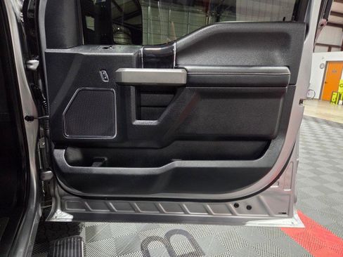 Used 2020 Ford F350 Platinum w/ FX4 Off-Road Package image 38