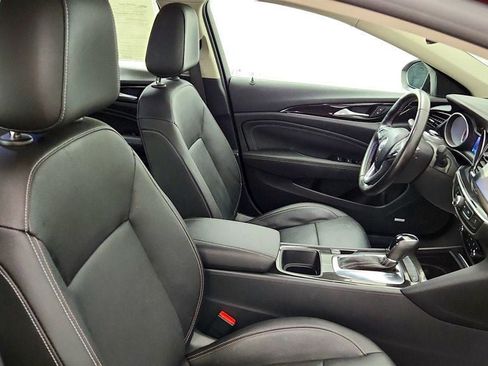 Used 2018 Buick Regal Essence w/ Driver Confidence Package #1 FWD image 21