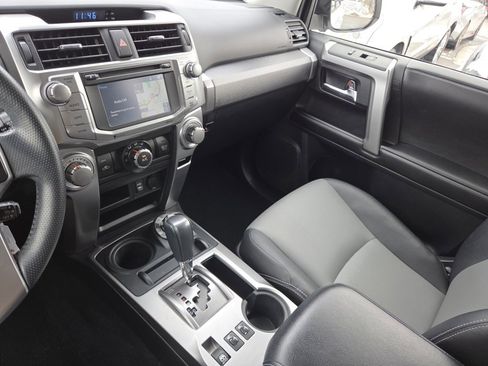 Used 2015 Toyota 4Runner SR5 image 37