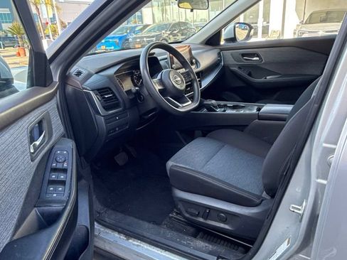 Used 2023 Nissan Rogue SV FWD image 13
