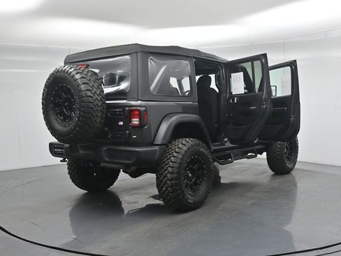 Used 2018 Jeep Wrangler Unlimited Sport image 5