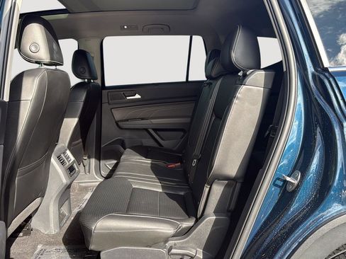 Used 2022 Volkswagen Atlas SE w/ Panoramic Sunroof Package AWD/4WD image 8