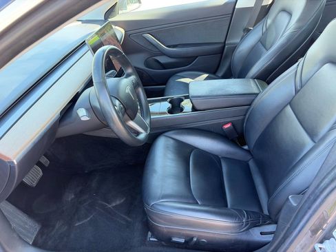 Used 2018 Tesla Model 3 Long Range image 8
