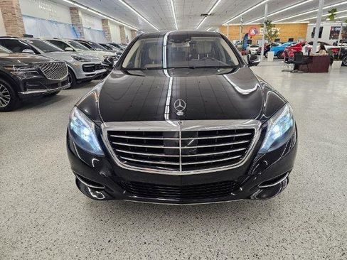 Used 2017 Mercedes-Benz S 550 4MATIC Sedan w/ Premium Package image 2