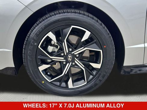 Used 2025 Hyundai Sonata SEL FWD image 12