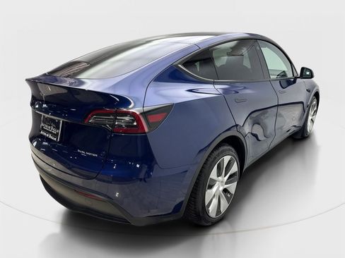 Used 2023 Tesla Model Y Long Range AWD/4WD image 6