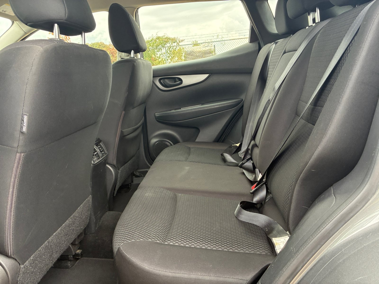 Used 2018 Nissan Rogue Sport S AWD/4WD image 17