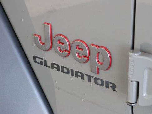 Used 2021 Jeep Gladiator Rubicon w/ Trailer Tow Package AWD/4WD image 15