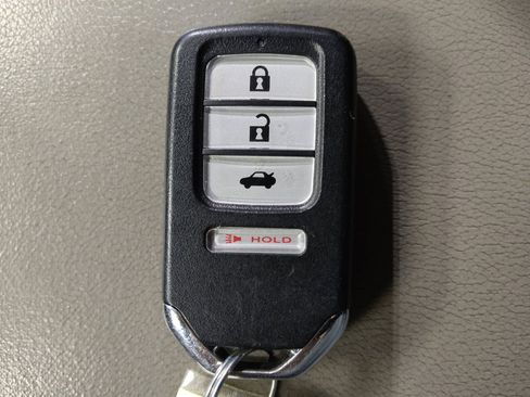 Used 2018 Honda Accord Touring image 32