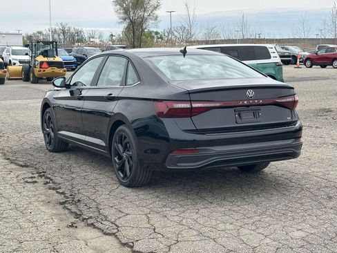 New 2026 Volkswagen Jetta SE FWD image 3