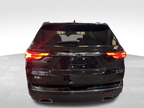 Used 2023 Chevrolet Traverse Premier w/ Redline Edition FWD image 4