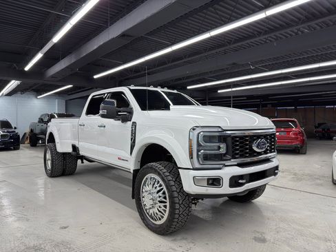 Used 2024 Ford F450 Platinum w/ FX4 Off-Road Package image 1