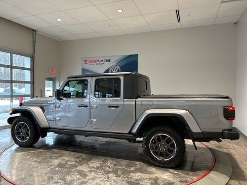 Used 2020 Jeep Gladiator Overland image 4