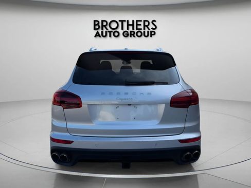 Used 2016 Porsche Cayenne S AWD/4WD image 10