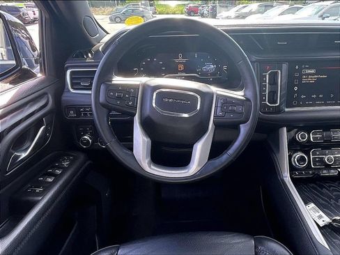 Used 2023 GMC Yukon XL Denali AWD/4WD image 18