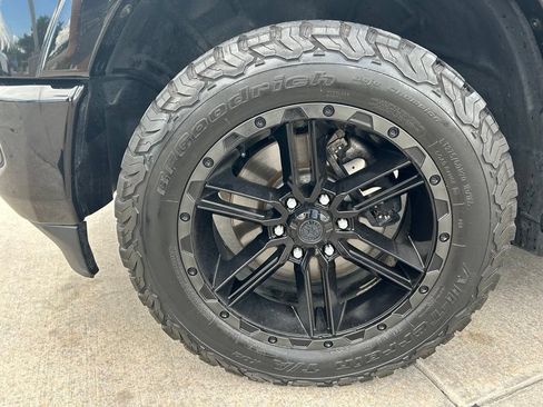 Used 2019 RAM 1500 Limited w/ Body Color Bumper Group AWD/4WD image 33