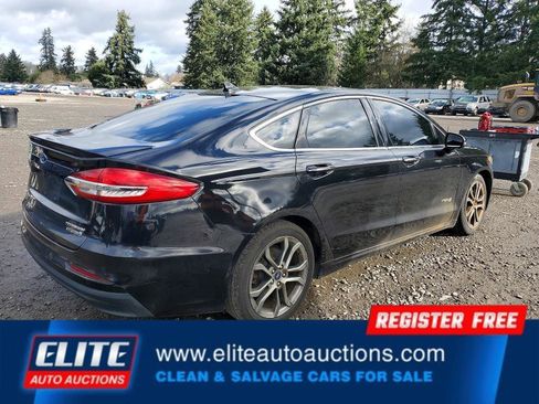 Used 2019 Ford Fusion Titanium image 6