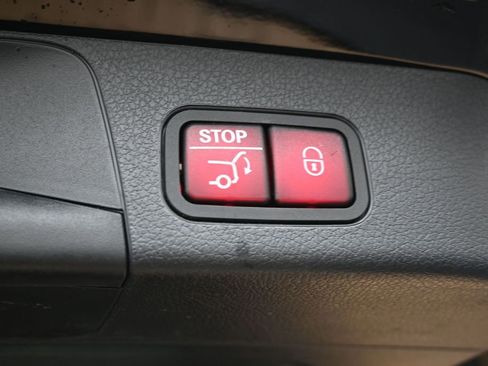 Used 2024 Mercedes-Benz GLB 250 image 16