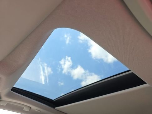 Used 2023 Nissan Rogue SL w/ SL Premium Package image 2