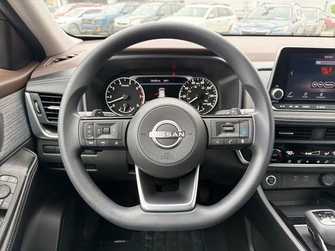 Used 2023 Nissan Rogue SV FWD image 10