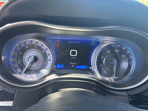 Used 2022 Chrysler 300 S RWD image 4