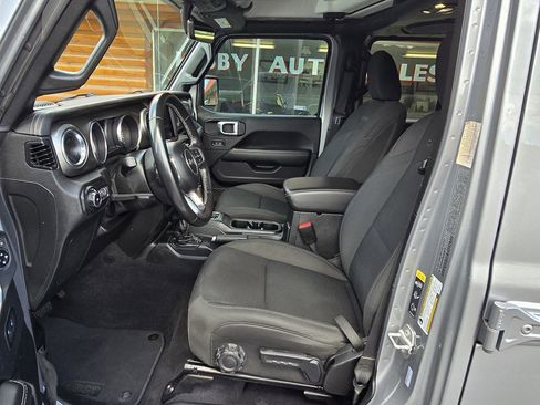 Used 2021 Jeep Wrangler Unlimited Sahara w/ Uconnect 4C Nav & Sound Group image 13