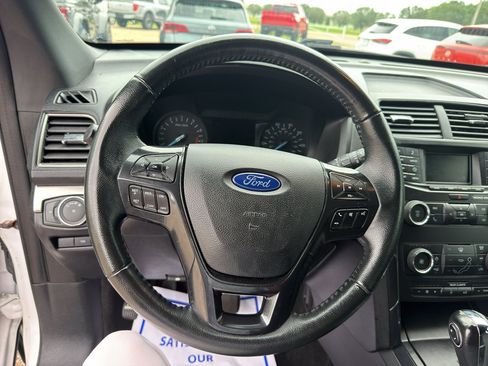 Used 2019 Ford Explorer XLT w/ Class III Trailer Tow Package FWD image 13