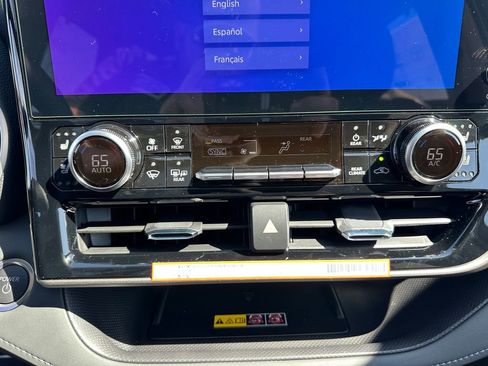 New 2026 Toyota Highlander Limited image 18