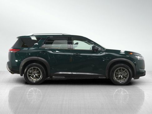 Used 2024 Nissan Pathfinder Platinum AWD/4WD image 6