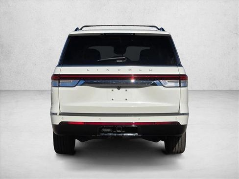 Used 2022 Lincoln Navigator L Reserve image 6