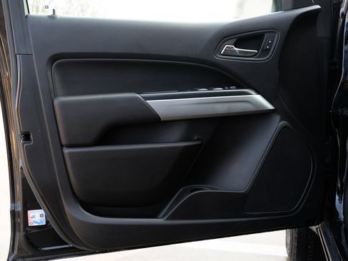 Used 2021 Chevrolet Colorado LT w/ LT Convenience Package image 35