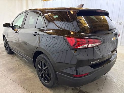 Used 2022 Chevrolet Equinox LS w/ LS Convenience Package FWD image 8