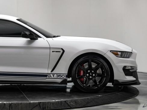 Used 2019 Ford Mustang Shelby GT350R w/ GT350R Equipment Group 920A RWD image 22