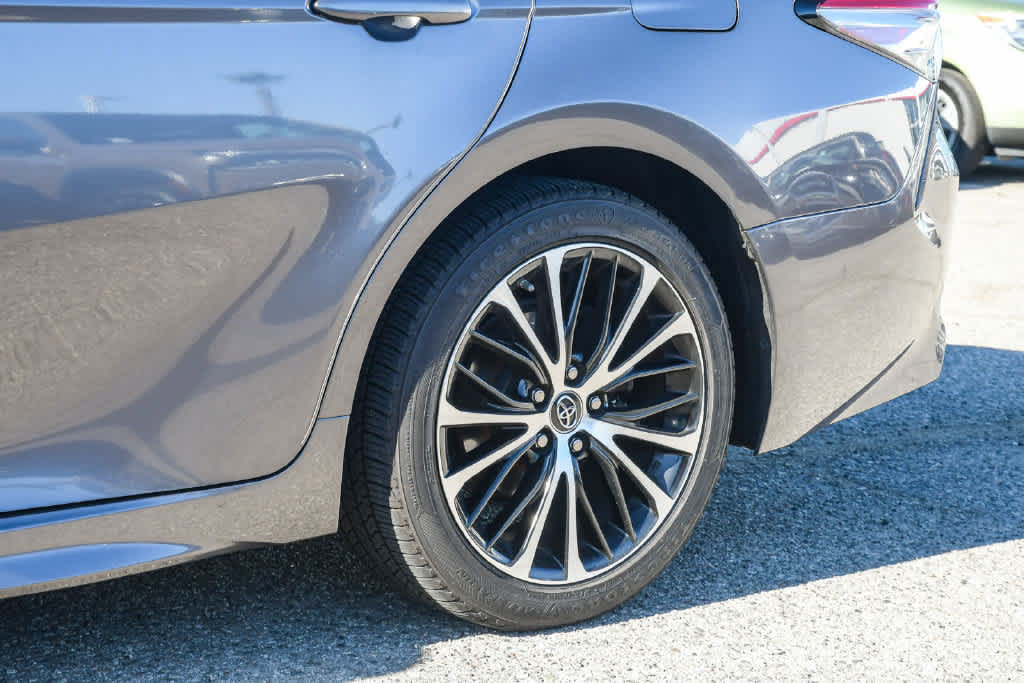 Used 2019 Toyota Camry SE w/ Protection Package (Q2) FWD image 11
