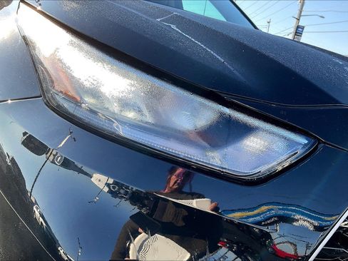 Used 2020 Toyota Highlander XLE image 27