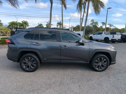 Used 2022 Toyota RAV4 Limited image 4