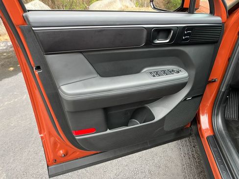 Used 2025 Hyundai Santa Fe Calligraphy image 11