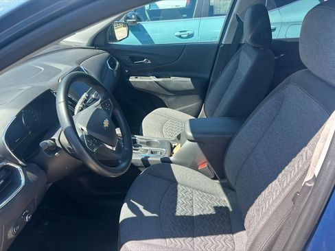 Used 2024 Chevrolet Equinox LT AWD/4WD image 2