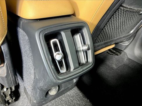 Used 2019 Volvo XC40 T5 Momentum AWD/4WD image 10