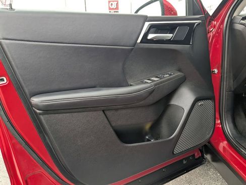 Used 2025 Mitsubishi Outlander SE image 13