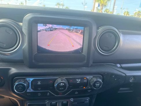 Used 2021 Jeep Wrangler Sport w/ LED Headlamp & Fog Lamp Group AWD/4WD image 5