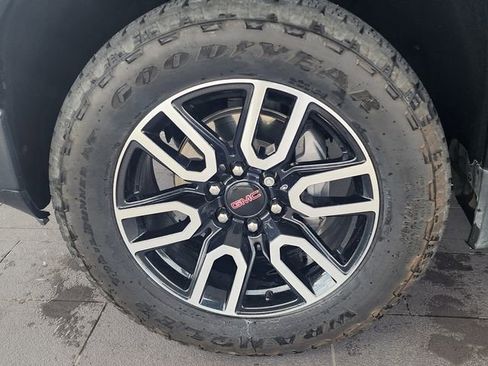 Used 2019 GMC Sierra 1500 AT4 w/ Technology Package AWD/4WD image 12