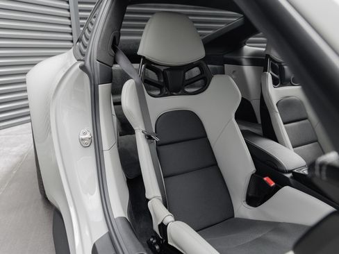 Certified 2023 Porsche 911 GT3 RWD image 33