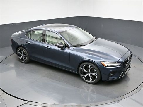 Used 2024 Volvo S60 B5 Ultimate image 41