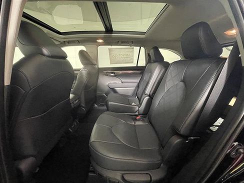 New 2026 Toyota Highlander Limited AWD/4WD image 11