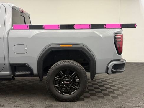 Used 2025 GMC Sierra 2500 AT4 w/ AT4 Premium Plus Package AWD/4WD image 19