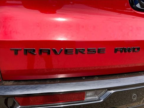 Used 2024 Chevrolet Traverse RS AWD/4WD image 31